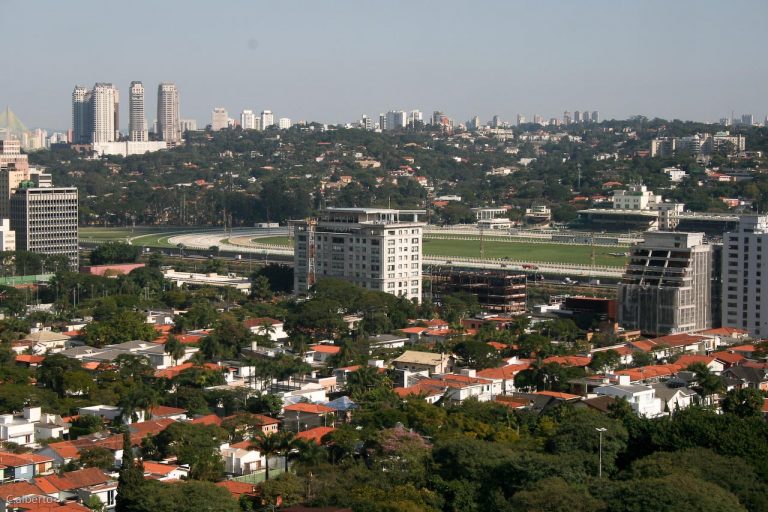 Jockey Club e arredores no bairro Cidade Jardim. Clube seria o mais afetado pela proibição das apostas em corridas de cavalo. Imagem: Flickr/Reprodução